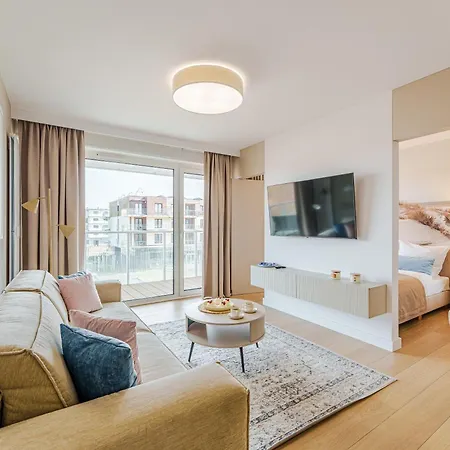Z Basenem I Sniadaniem -polanki Aqua -holiday Apartamento *